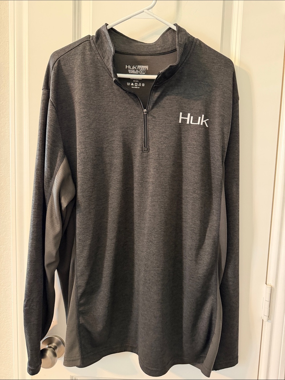 Huk Men's Dark Gray Quarter-Zip Performance Pullover